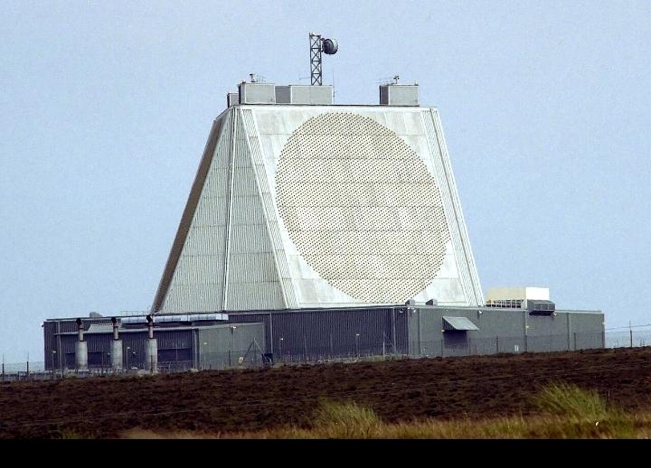 伊朗媒体发布消息称，在第一天的反击中，伊朗发射的导弹摧毁了美军部署在卡塔尔的“铺