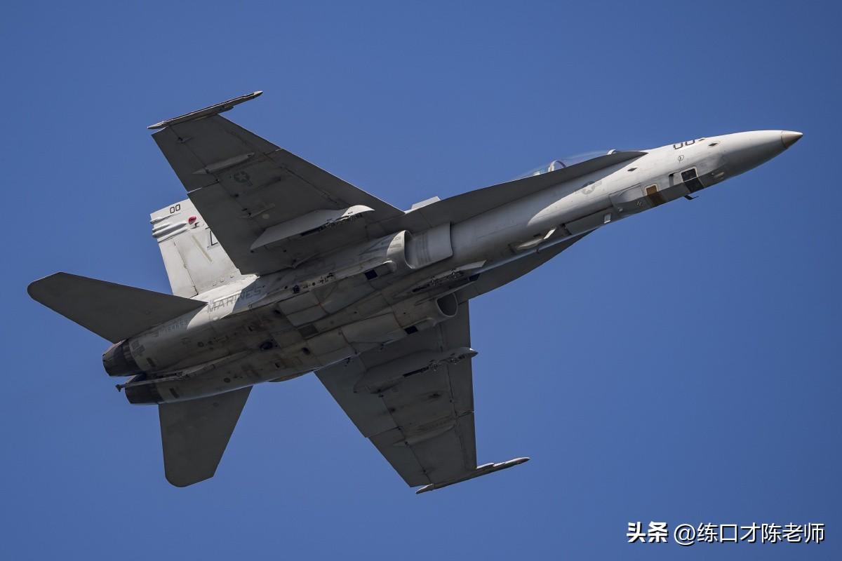 伊军宣称击中F18战机，美军否认大黄蜂被击落！恰巴哈尔港林肯号航母美军F18大黄