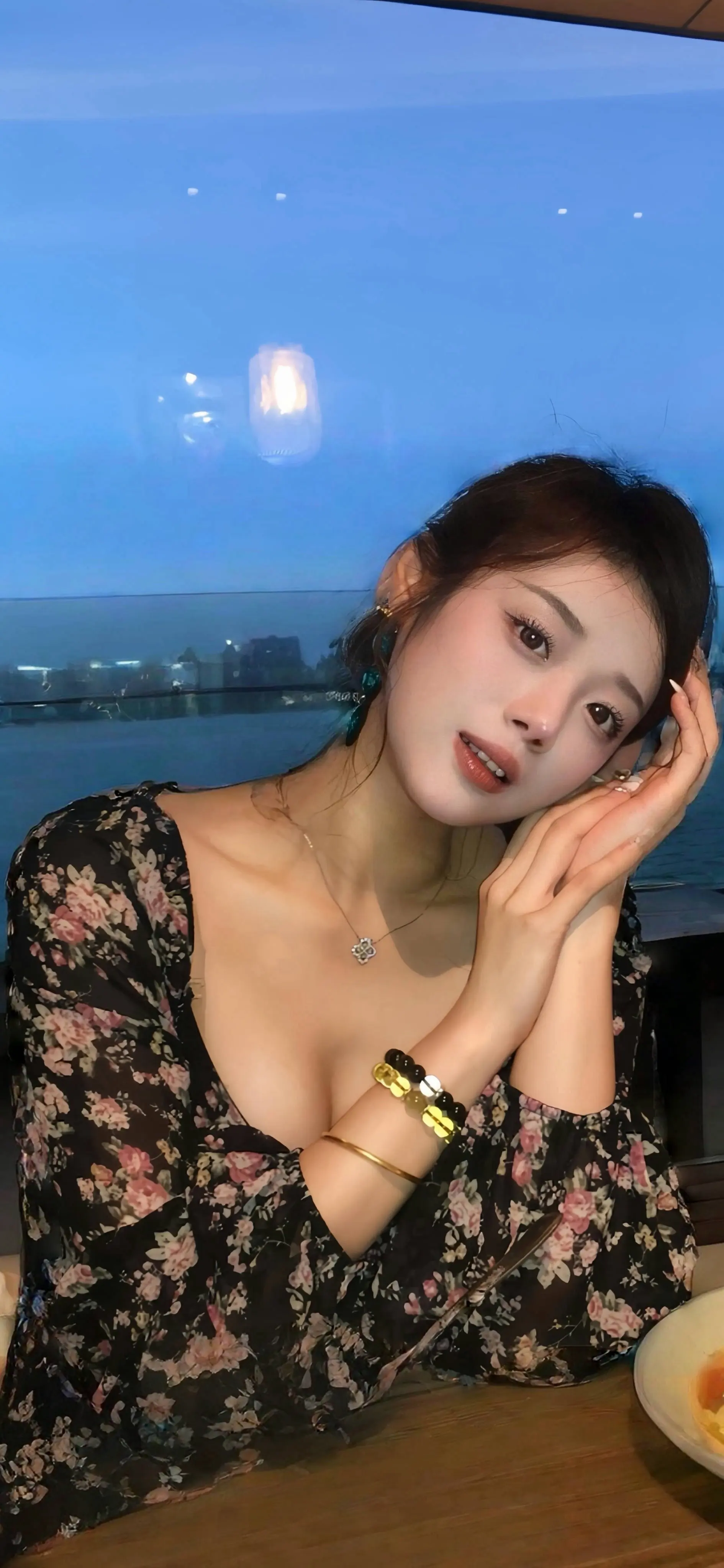 先天如烟圣体。