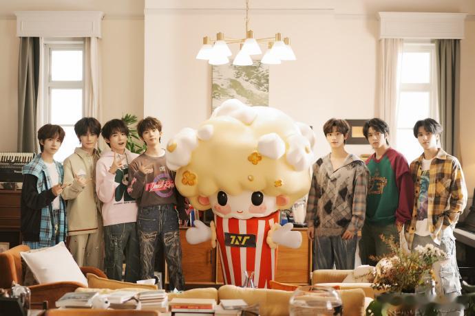 时代少年团出道五周年团建  时代少年团出道五周年团建，今天的开场嘉宾——米爆娃，