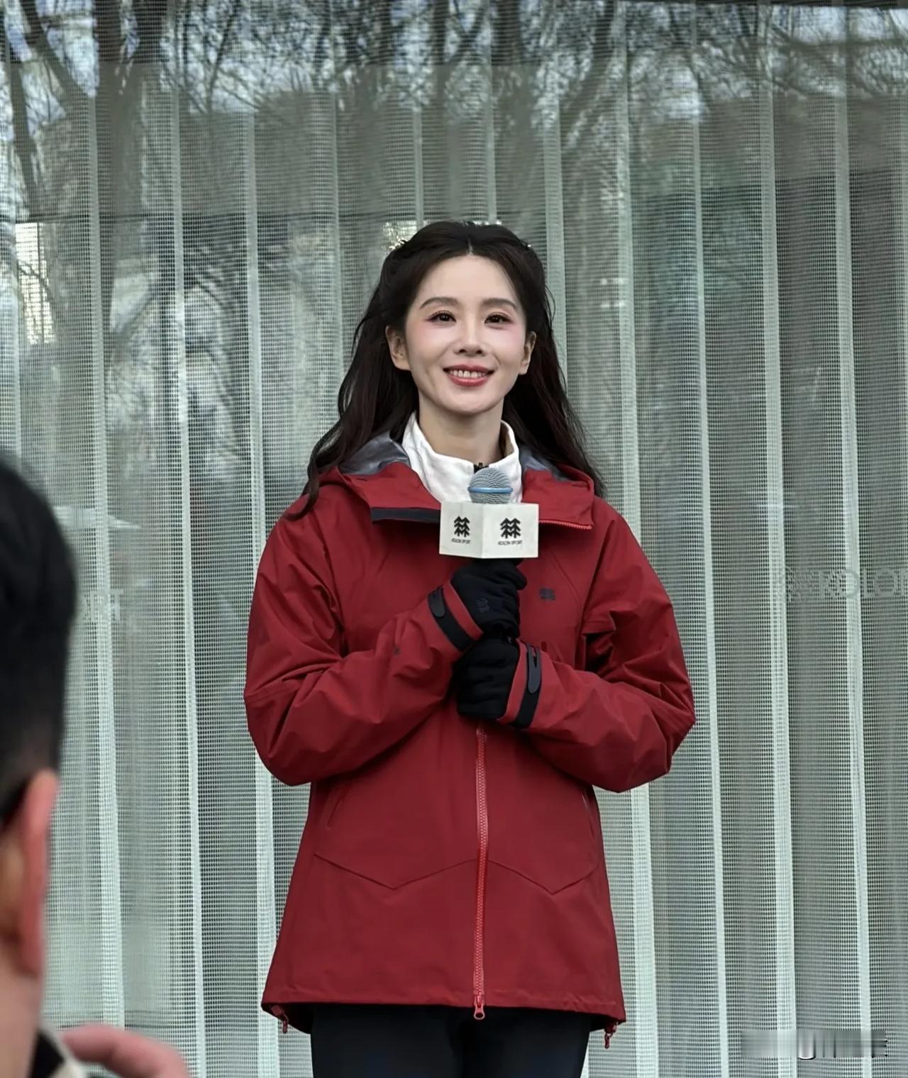 说刘诗诗胶原蛋白流失，眼窝深陷，难道大家都看不到她惊心动魄的美丽么？ 

点进去