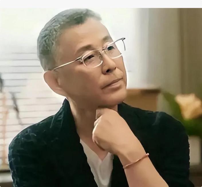 陈道明醍醐灌顶的一句话：
“男人最傻的事，
就是今天请
这个朋友喝酒，
明天去那