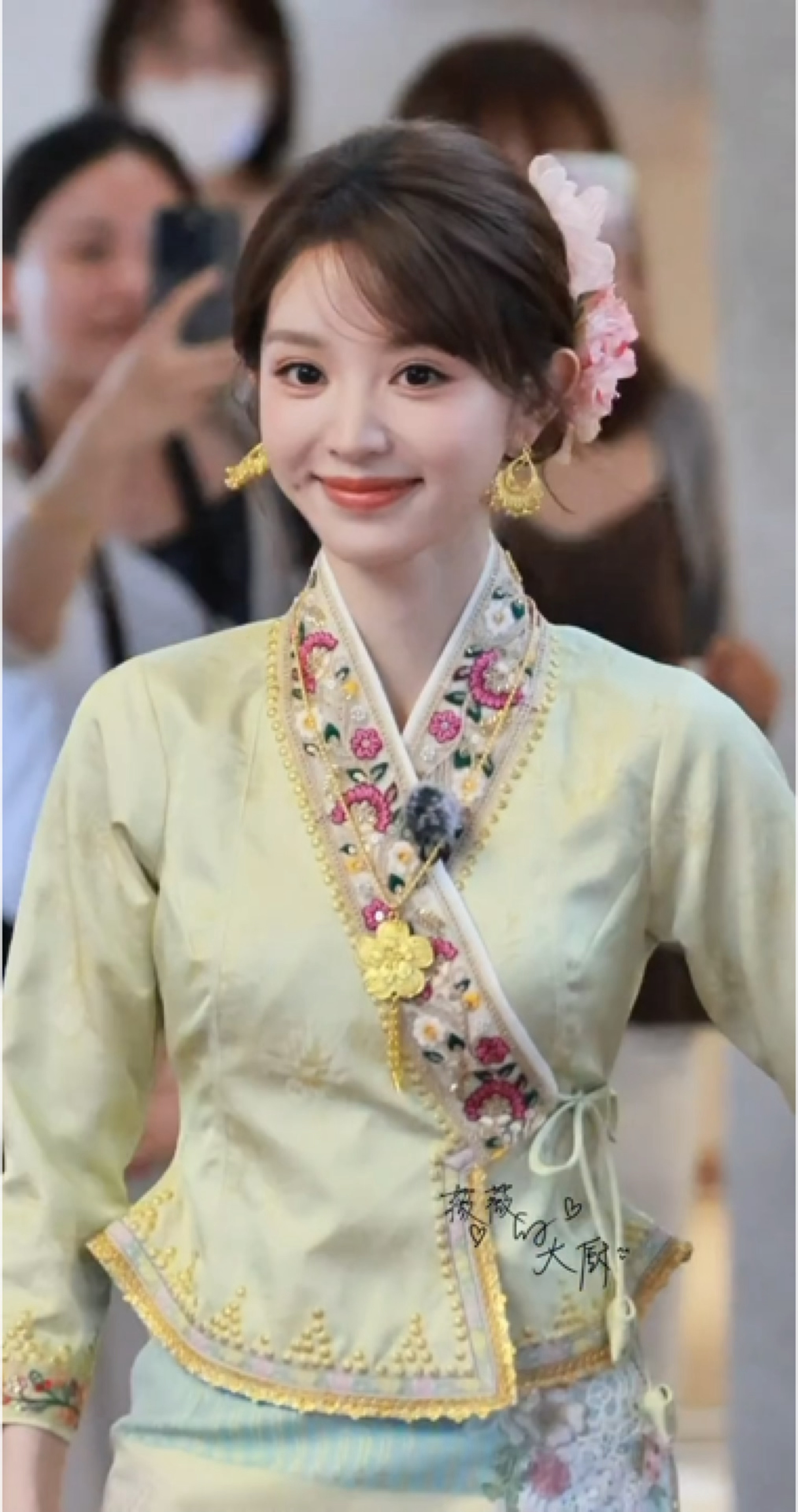 今天是傣族妆造的田曦薇！！！最美傣妹来了 田曦薇傣装盘发造型
