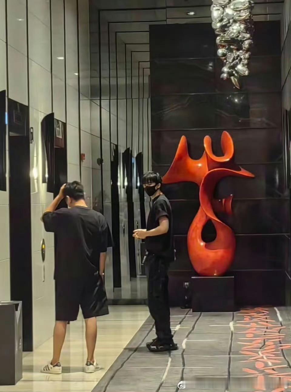 摩登兄弟 大只但萌