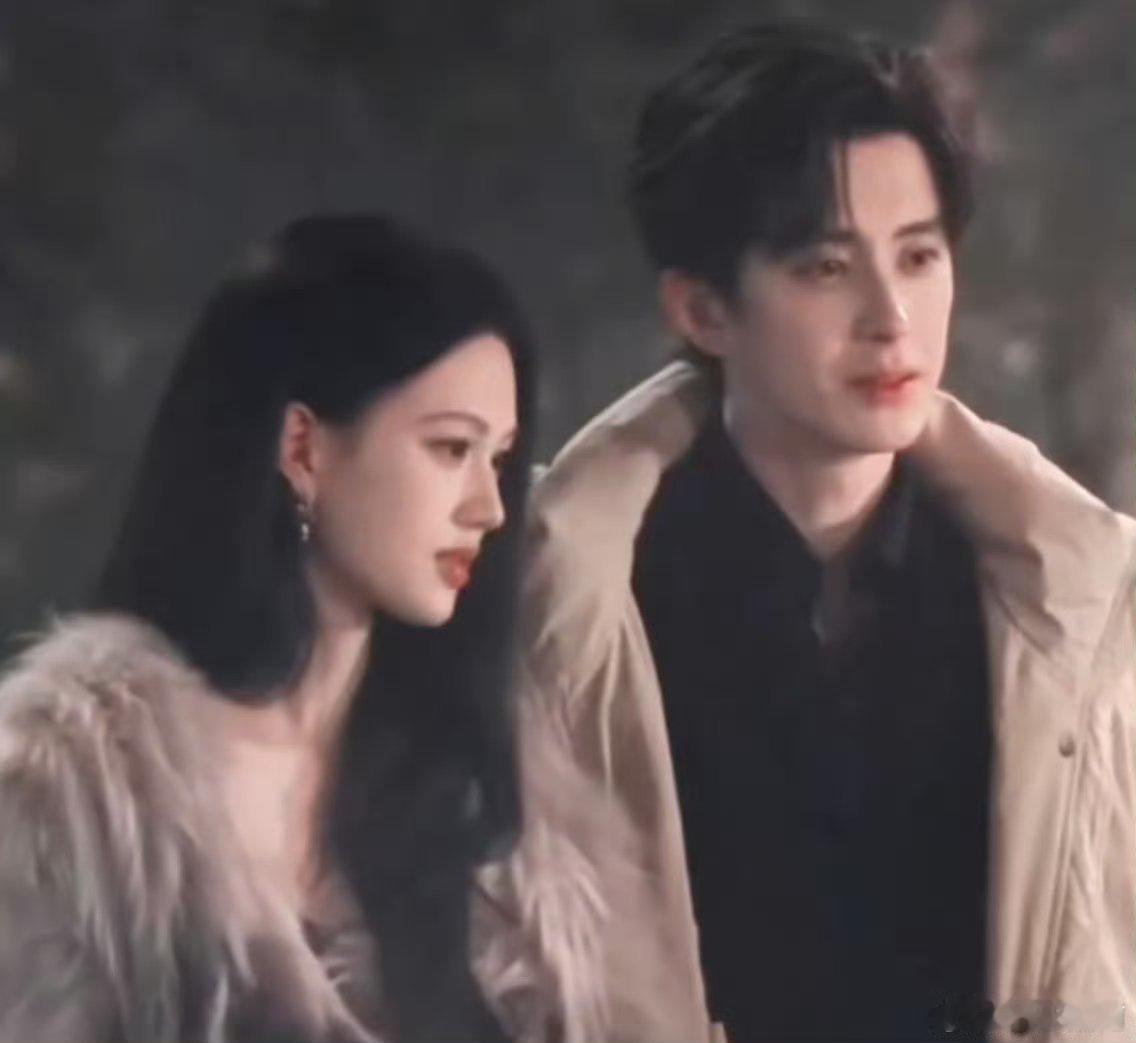 敖瑞鹏沈羽洁《不二之臣》靠肩抱路透！好甜啊！ 好有氛围感