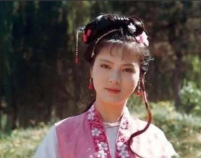 古代通房丫头要穿开裆裤，根本不是什么方便伺候，真相说出来让人脊背发凉 —— 完完