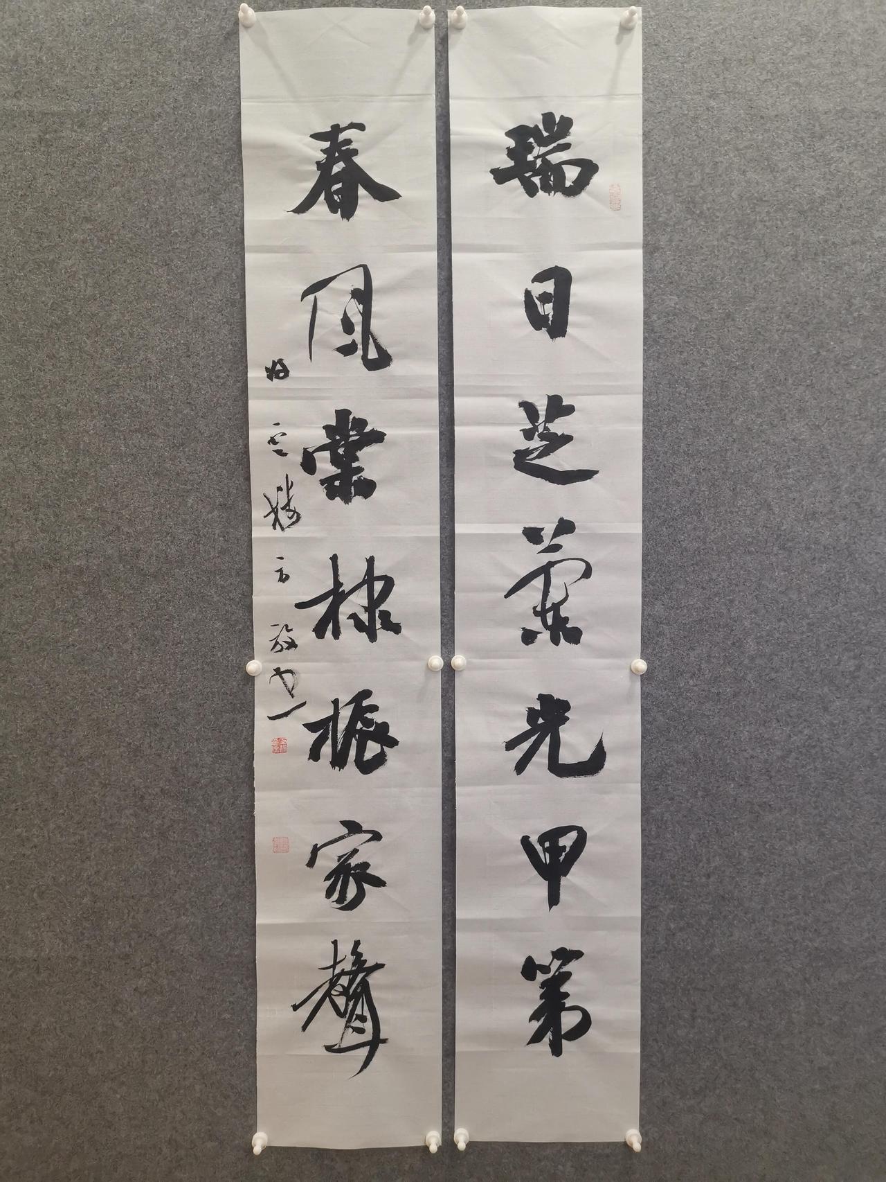 方放书法被批“审美偏向大众化”，雅俗共赏的路线在专业圈层为何屡遭质疑

雅俗共赏