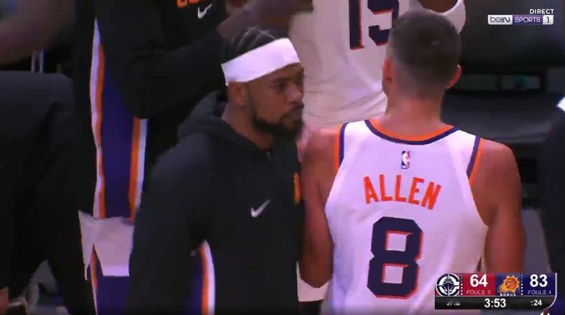 这赛季快船的船速也太慢了吧，3节球75分都拿不到啊。这进攻火力真的。。。。。。金