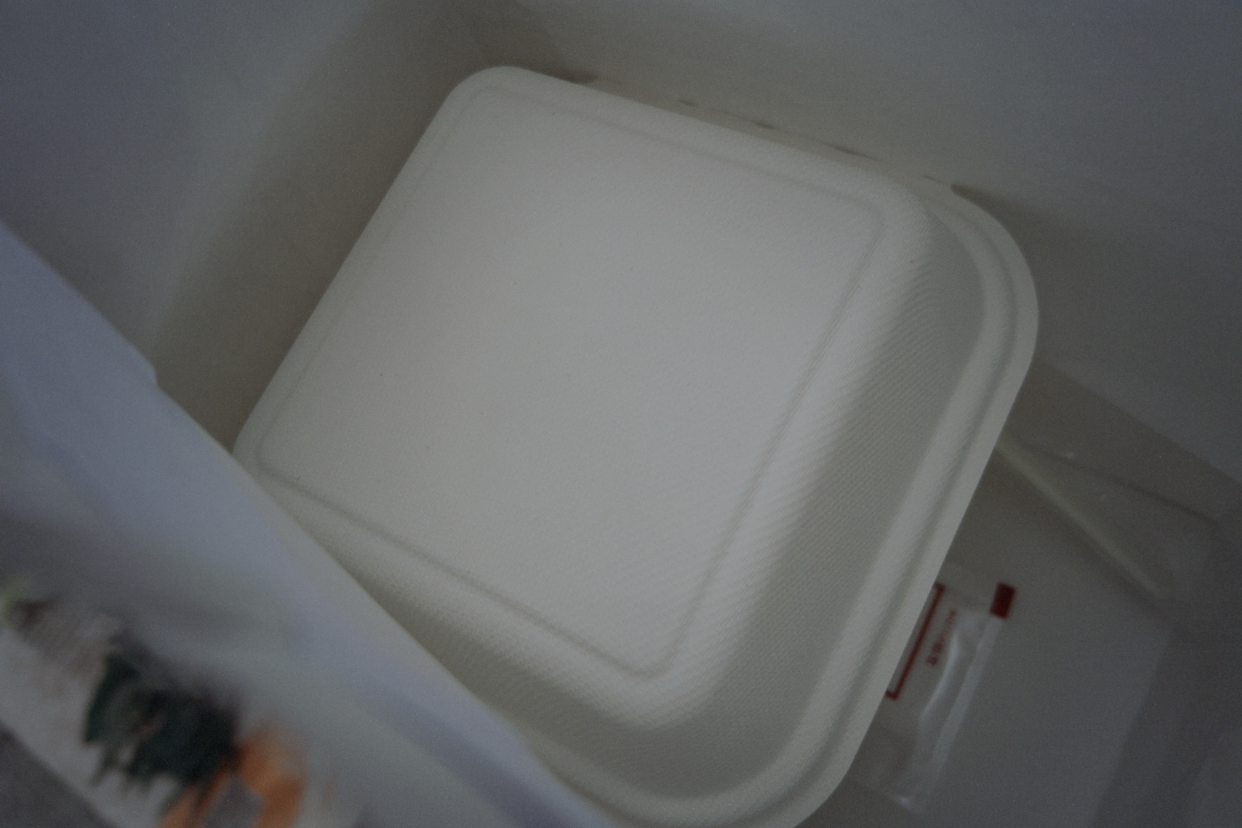 两点出门到现在快四个小时了～自由的快乐～你看： 提拉米苏已准备好～在大门口等我的