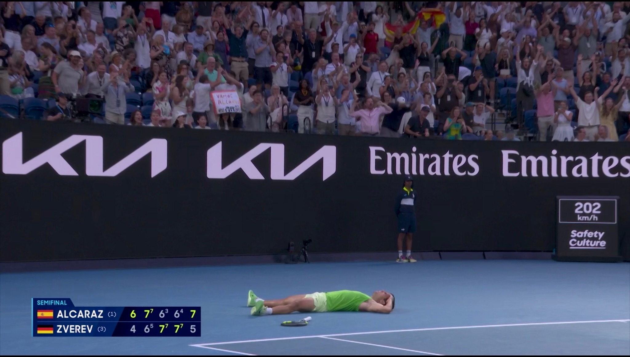 WHAT A PASS！！！！阿尔卡拉斯首进澳网男单决赛 阿尔卡拉斯连续四个大满