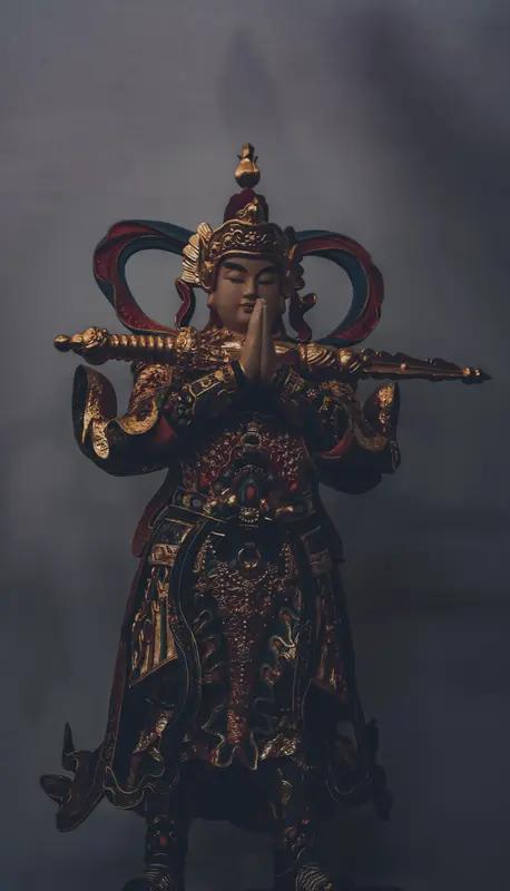 给大家推荐几本长篇小说。《修罗武神》，东方玄幻类，足足900万字以上。主角楚枫天