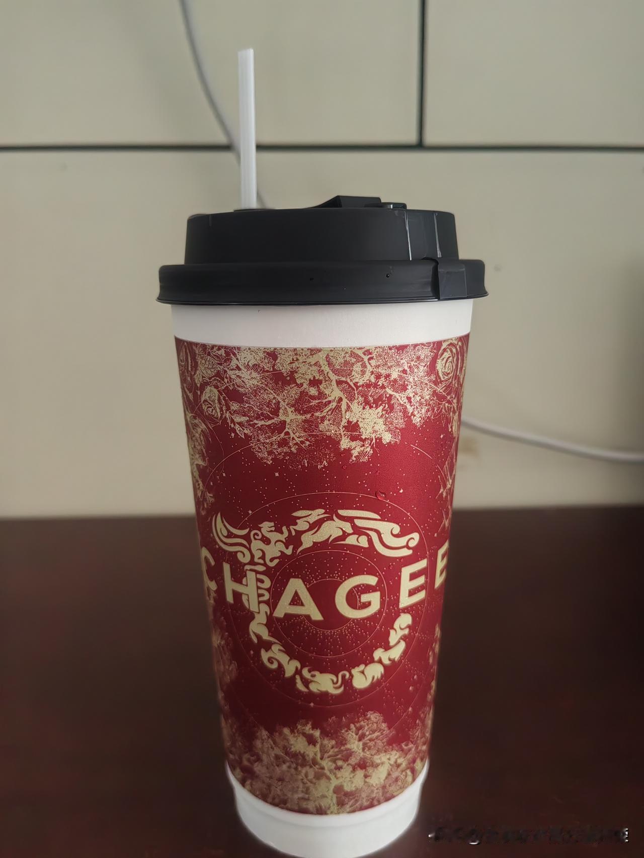 感谢同城粉丝小姐姐的爱心奶茶，在消防队上班最开心的事情，莫过于能喝上小姐姐点的奶