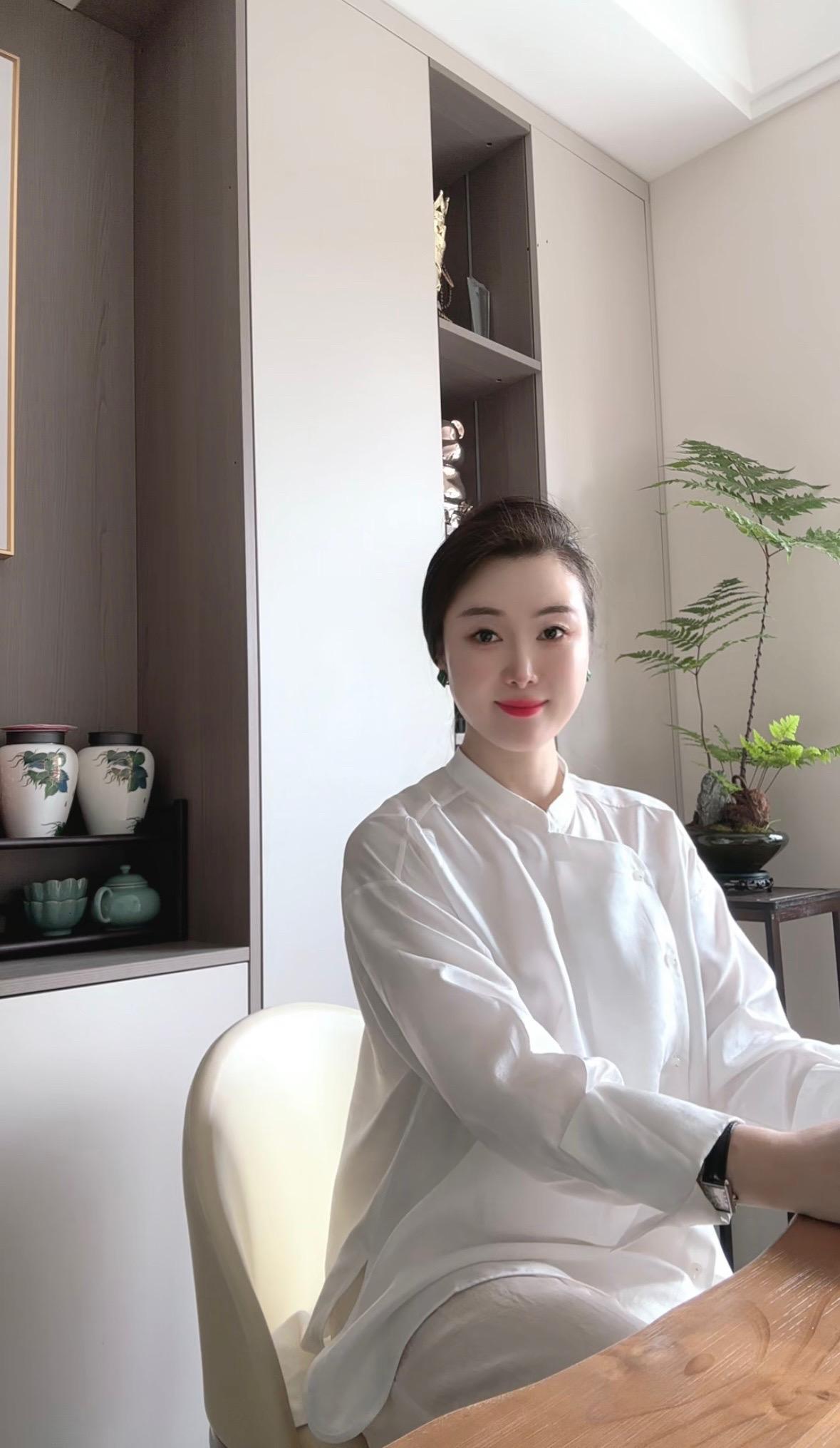 苦而不言～喜而不语 ～          才是生活最好的状态～