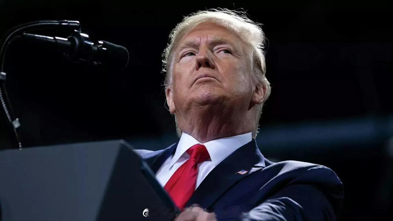 如果美国开了没收俄罗斯资产的头儿，欧盟肯定会跟上的。据俄罗斯媒体报道，“特朗普在