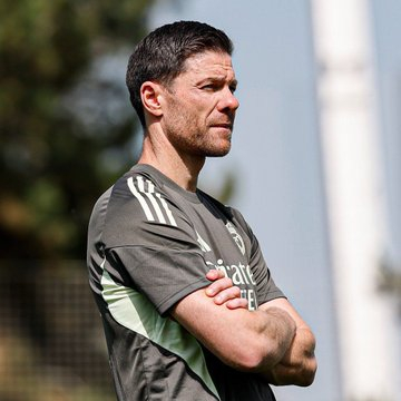 目前皇家马德里最关心的是球队的身体状况。哈维·阿隆索获准带上他的教练团队，但球队