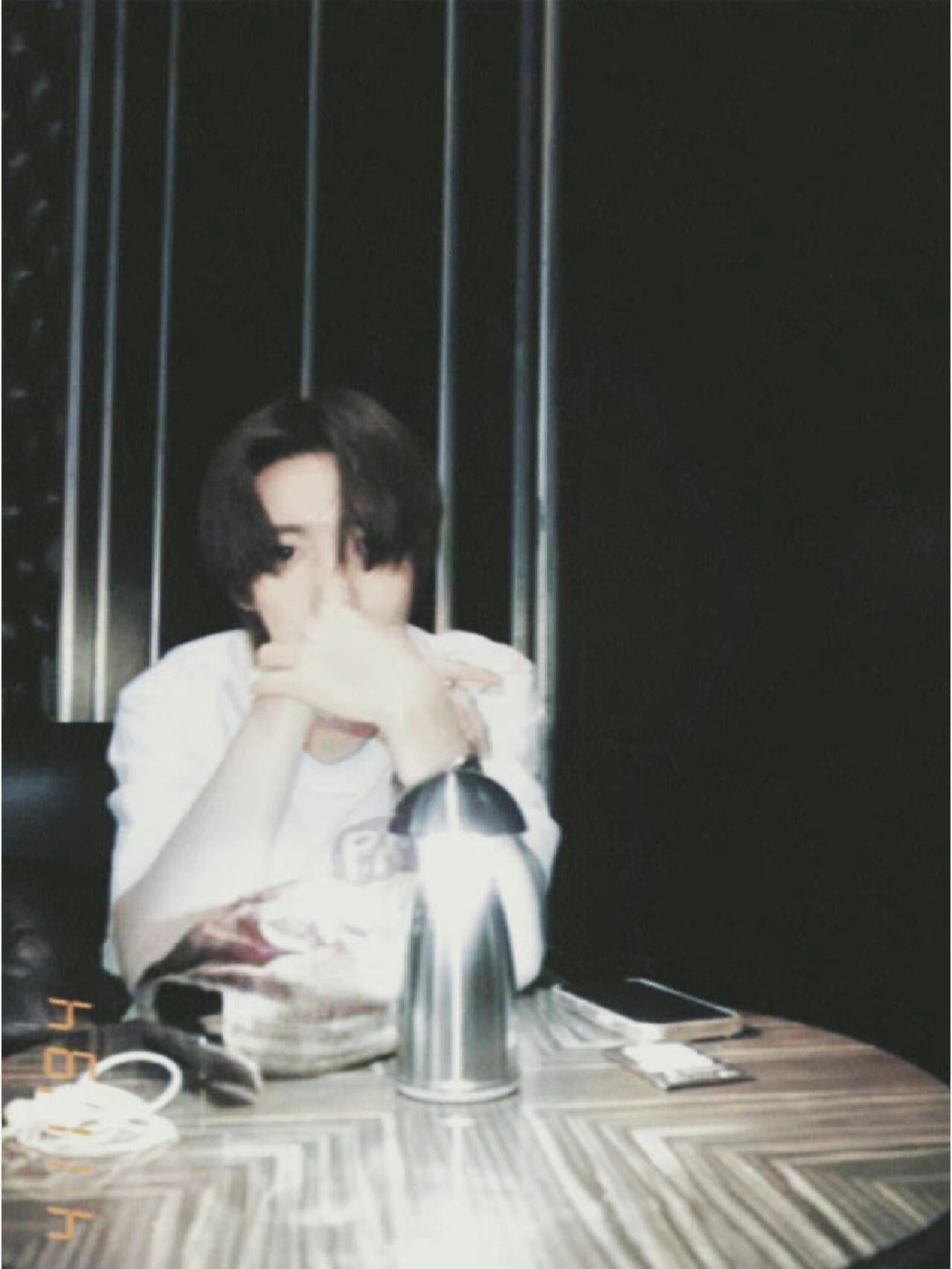 黄仁俊[超话]   hrj  黄仁俊   女友视觉💕 