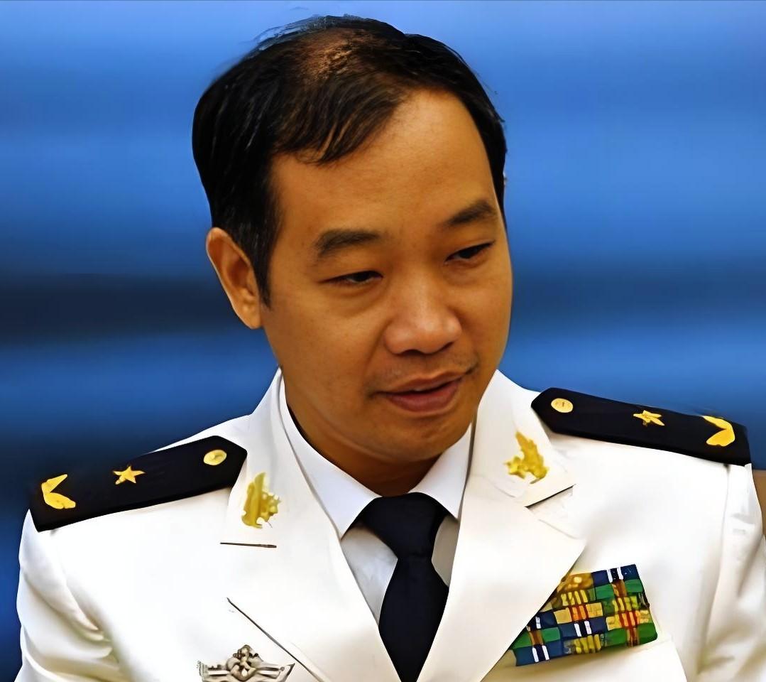 中国工程院院士，动力与电气工程专家，连他都已经66岁了！
请你停留片刻为我们这位