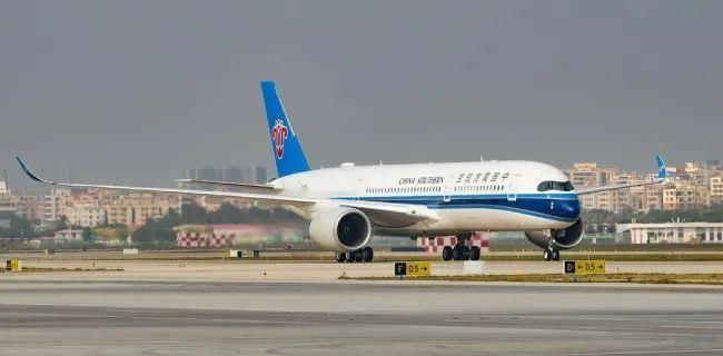 每经AI快讯，记者20日从中国民航局获悉，今年3月份，民航旅客运输量6663.2