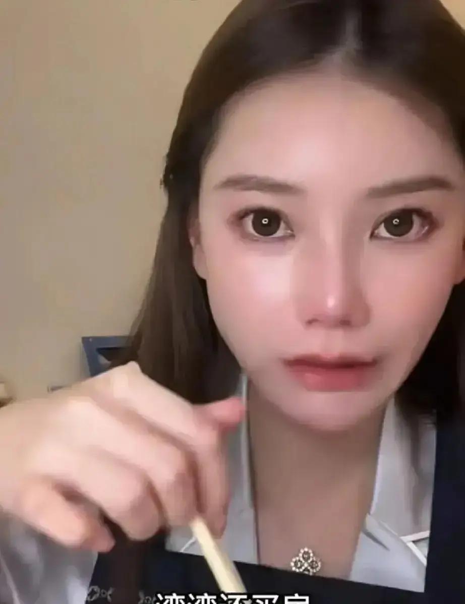 台北有房却租房住
 
孩子上学更重要
 
马筱梅把市中心全款房空着，租了套老破小