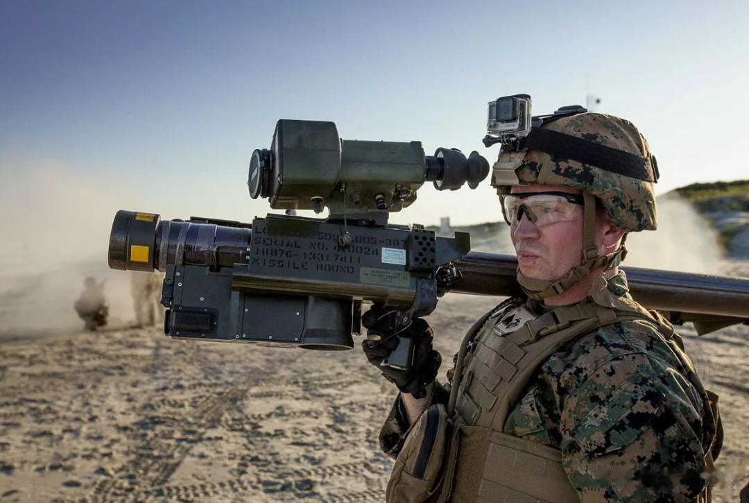 美国媒体披露，美国已经将第一批FIM-92肩扛式“毒刺”防空导弹送抵台湾，而台军