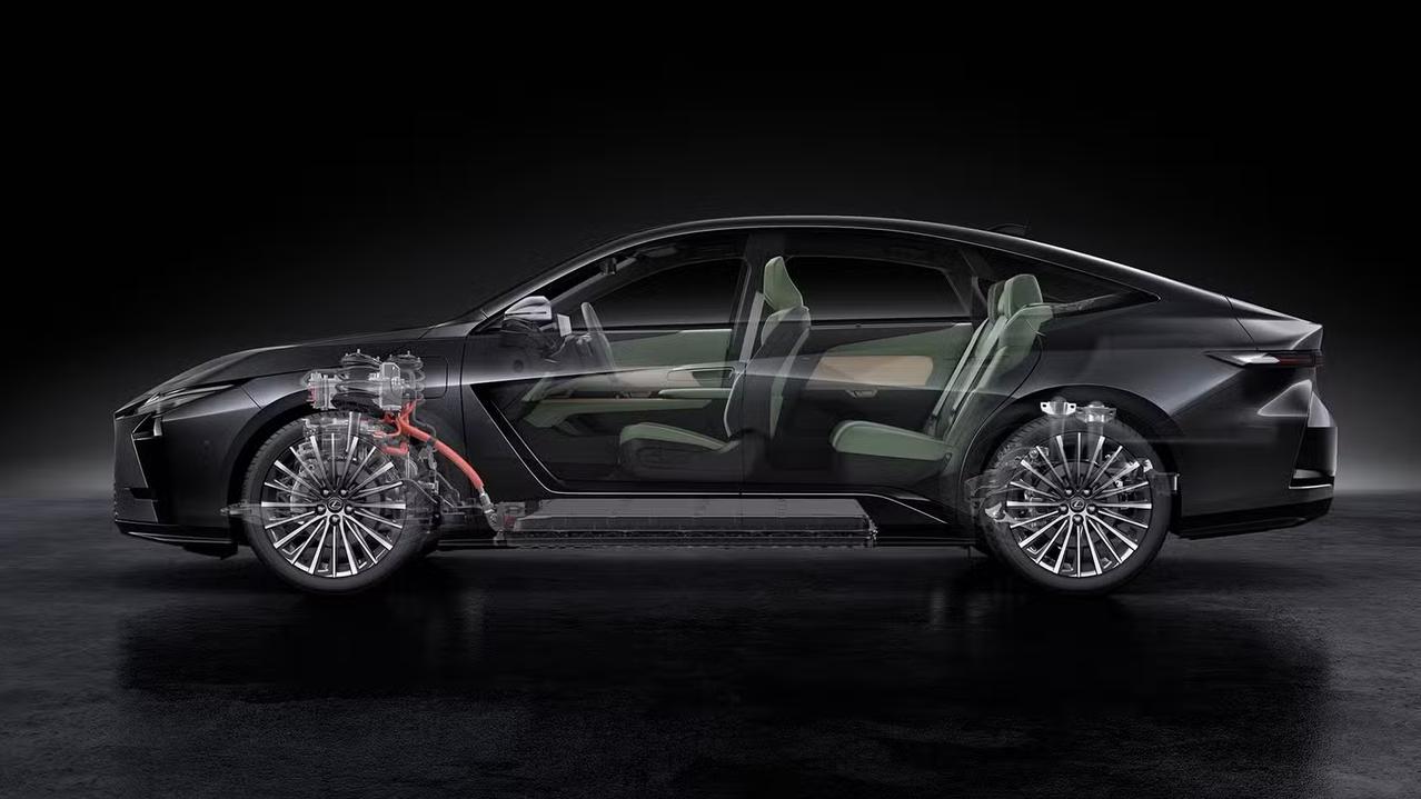 全新一代ES，整车三维全面增肥。长宽和轴距提升倒不意外，但高度足足暴增了100m