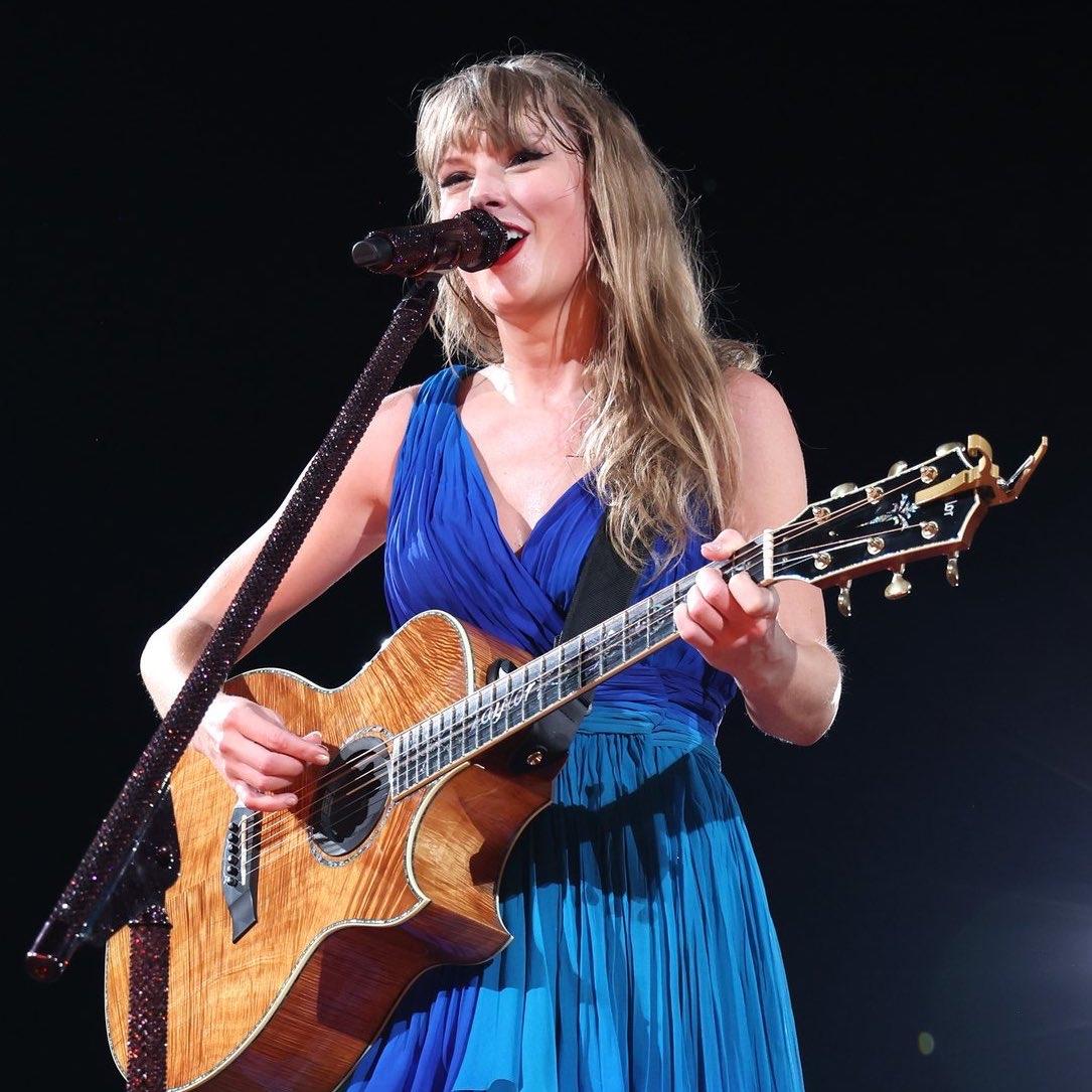 Taylor Swift 到底怎么火的？