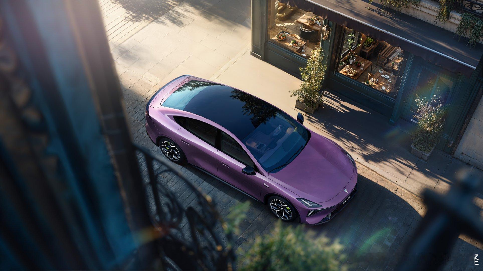 不同年龄段对游戏的态度王者荣耀十周年狂欢来袭，深蓝汽车带着诚意与热爱就位！作为2