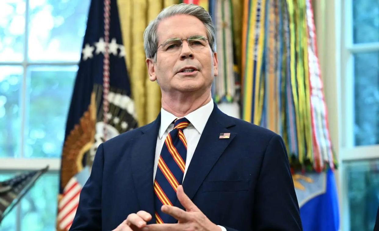 因不满加拿大与中国达成经贸协议，美财长贝森特称加拿大总理卡尼是“叛徒”，如果执意