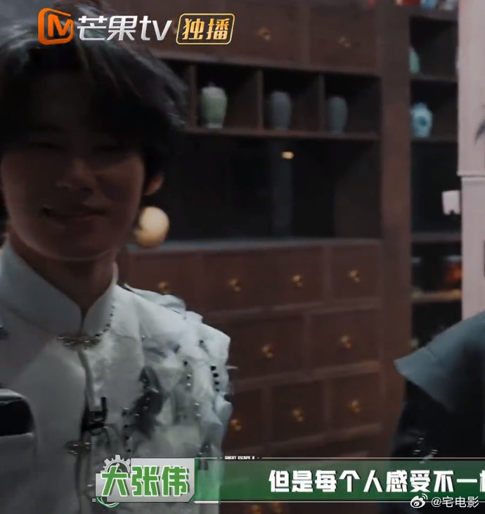 张真源张真源解谜实力密室大逃脱谁说张真源只负责可爱，解谜时刻气场全开，密码顺利破