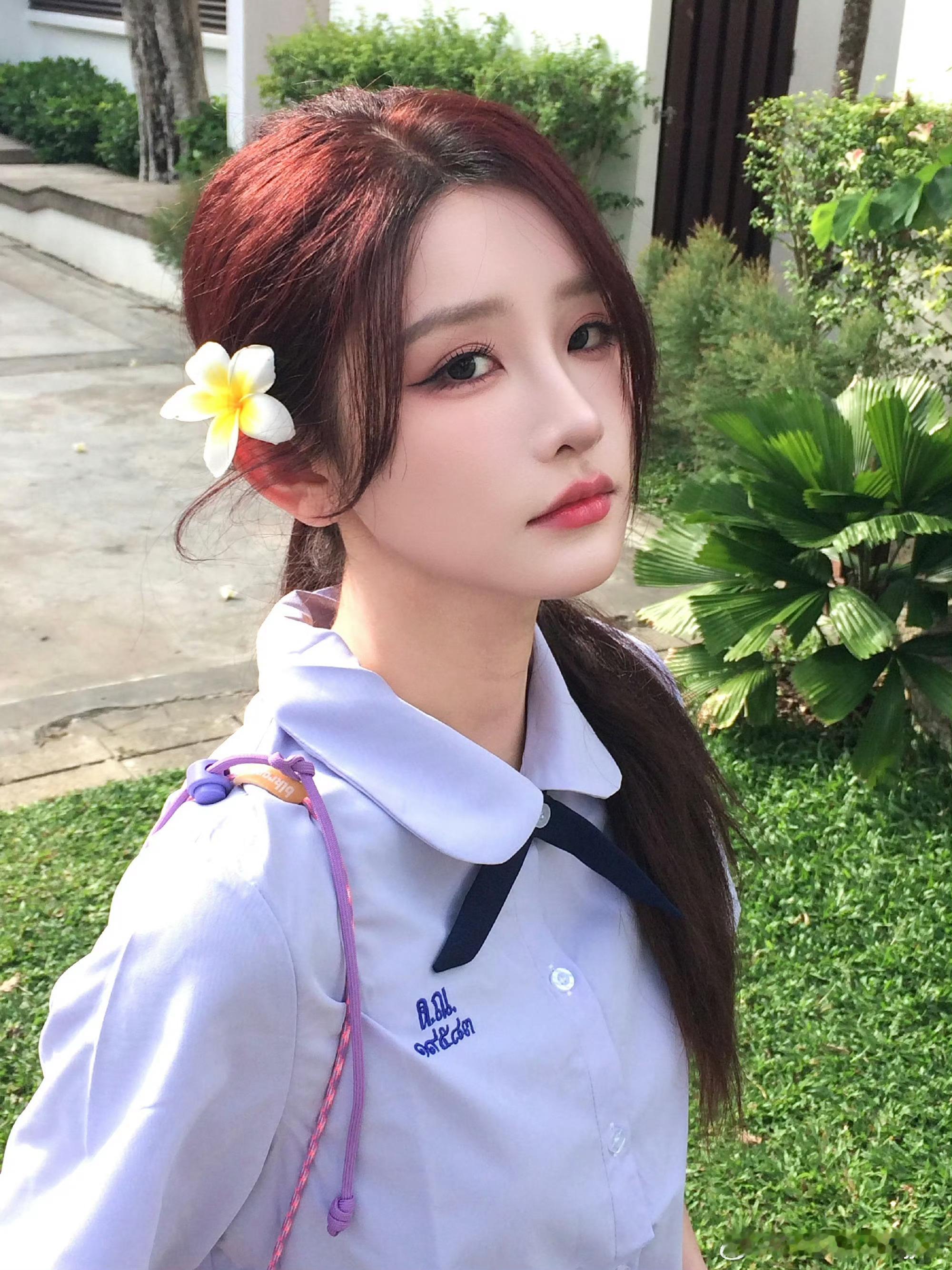 周诗雨校花学姐周诗雨泰国plog更新～每一张都是人比景美系列谁家校花学姐寄来的明