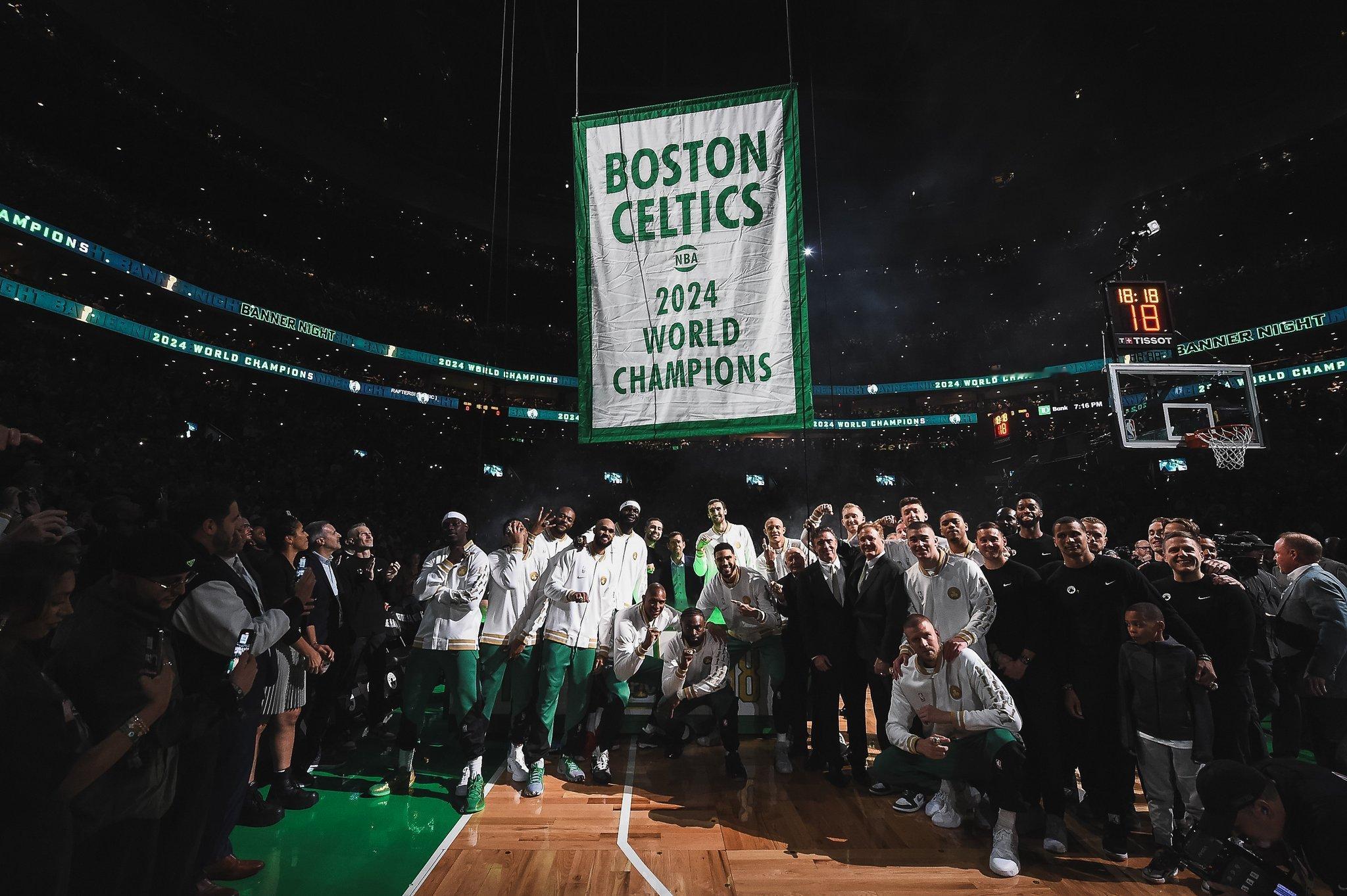 #nba新赛季揭幕战# 准爆了啊卫冕冠军这第一节就准备开门带走尼克斯了？单节10