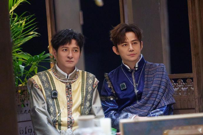 一想到何老师80还得探案就心酸大侦探 满是温情与期许！大侦探承载无数回忆，想象何