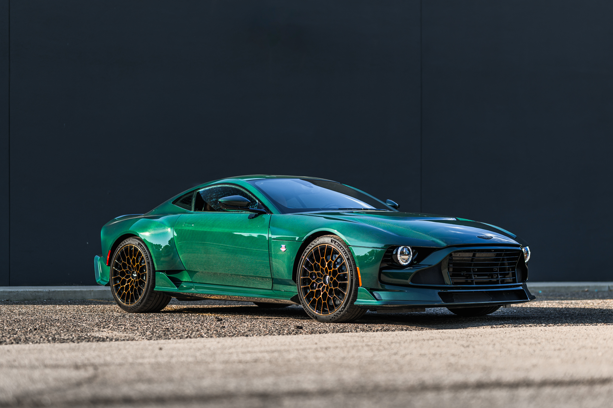Aston Martin Valour astonmartin  阿斯顿马丁  