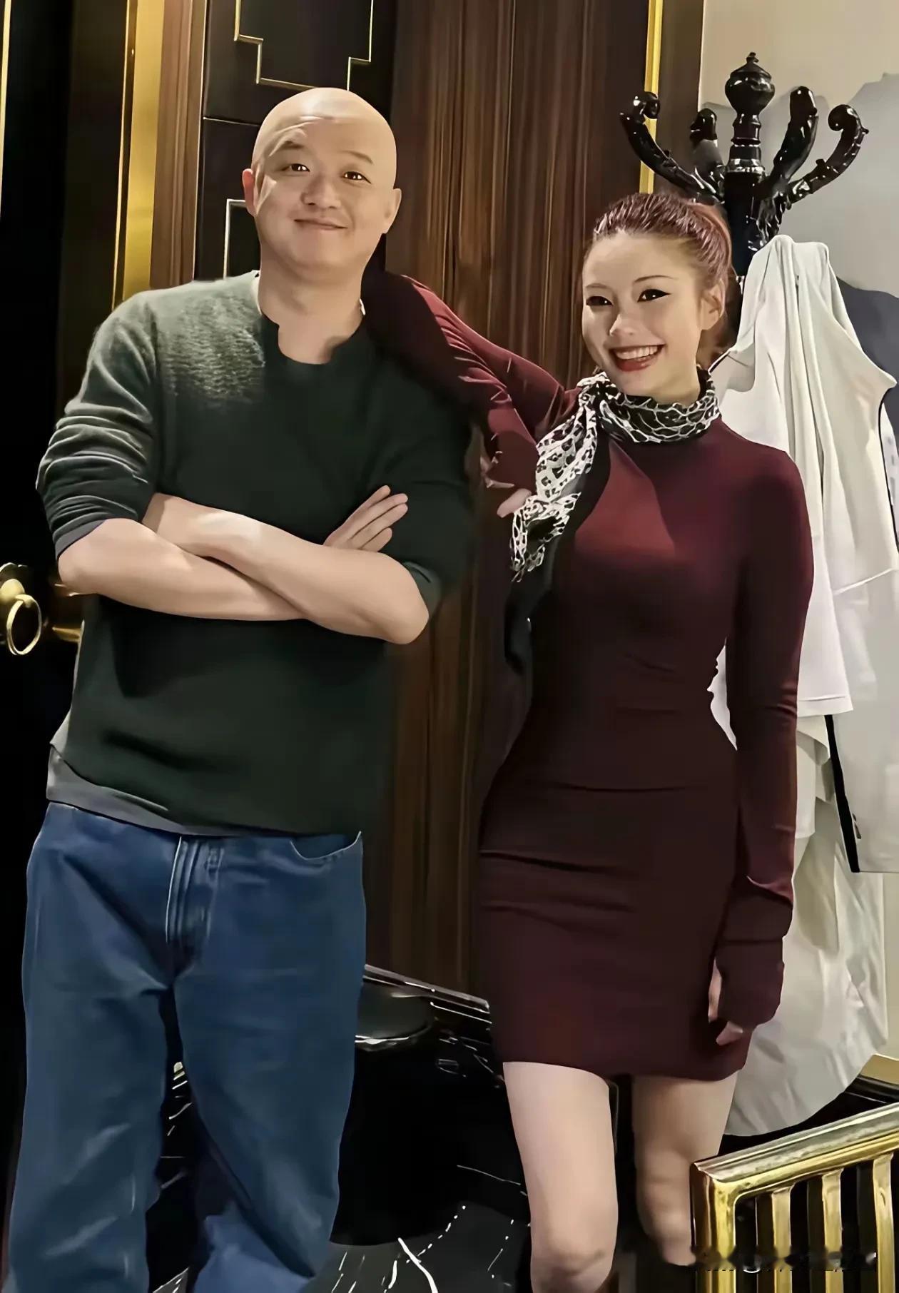 本来度最大的辟谣笑话是啥？哈哈哈哈……那就是包贝尔说她是发型师，看看他常年如一日