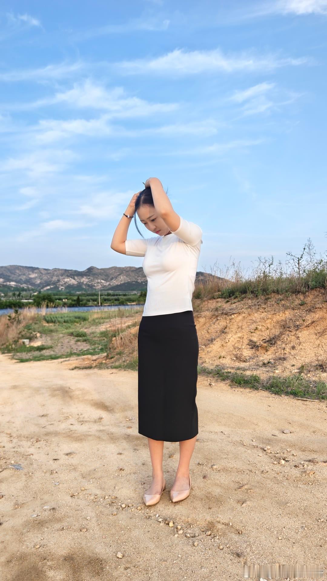 居家少妇，丰满可爱～ ​​​