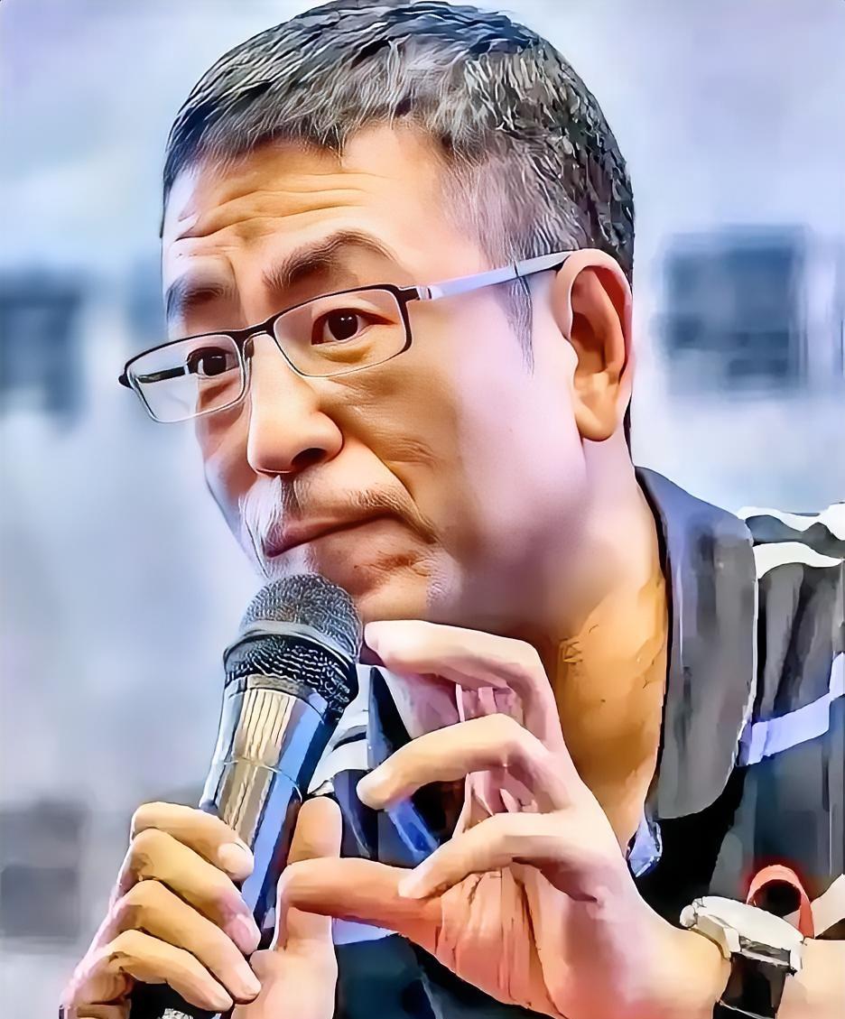 白岩松写给普通家庭孩子的三句话:
 
白岩松写给普通家庭孩子的三句话，字字戳心，