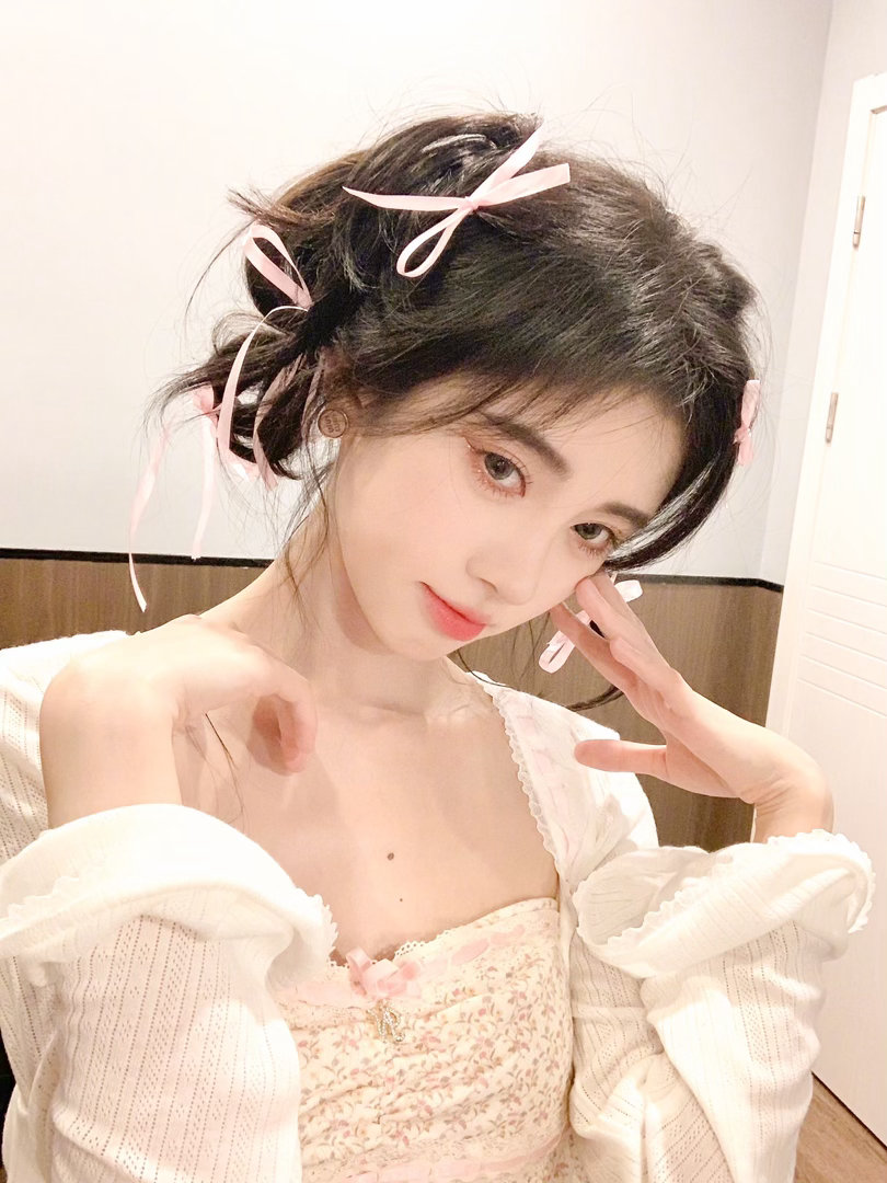 jjy鞠婧祎jjy鞠婧祎阿黛你是海平线的终点是我愿意披星戴月去爱的人