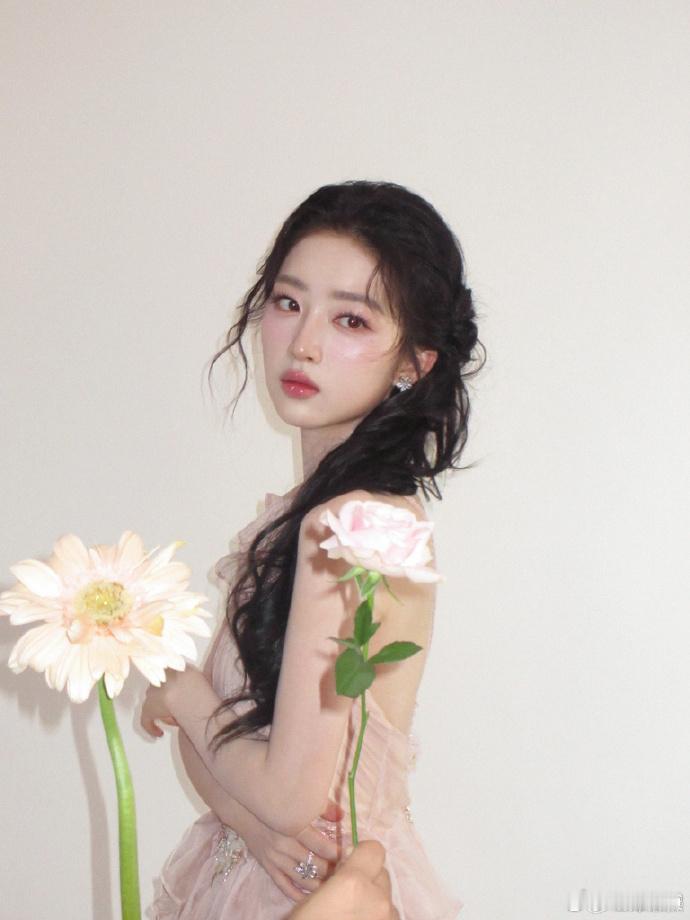 邓恩熙今天是水蜜桃味邓恩熙今天是水蜜桃味，妹宝好甜呀，太美啦邓恩熙水蜜桃妹宝