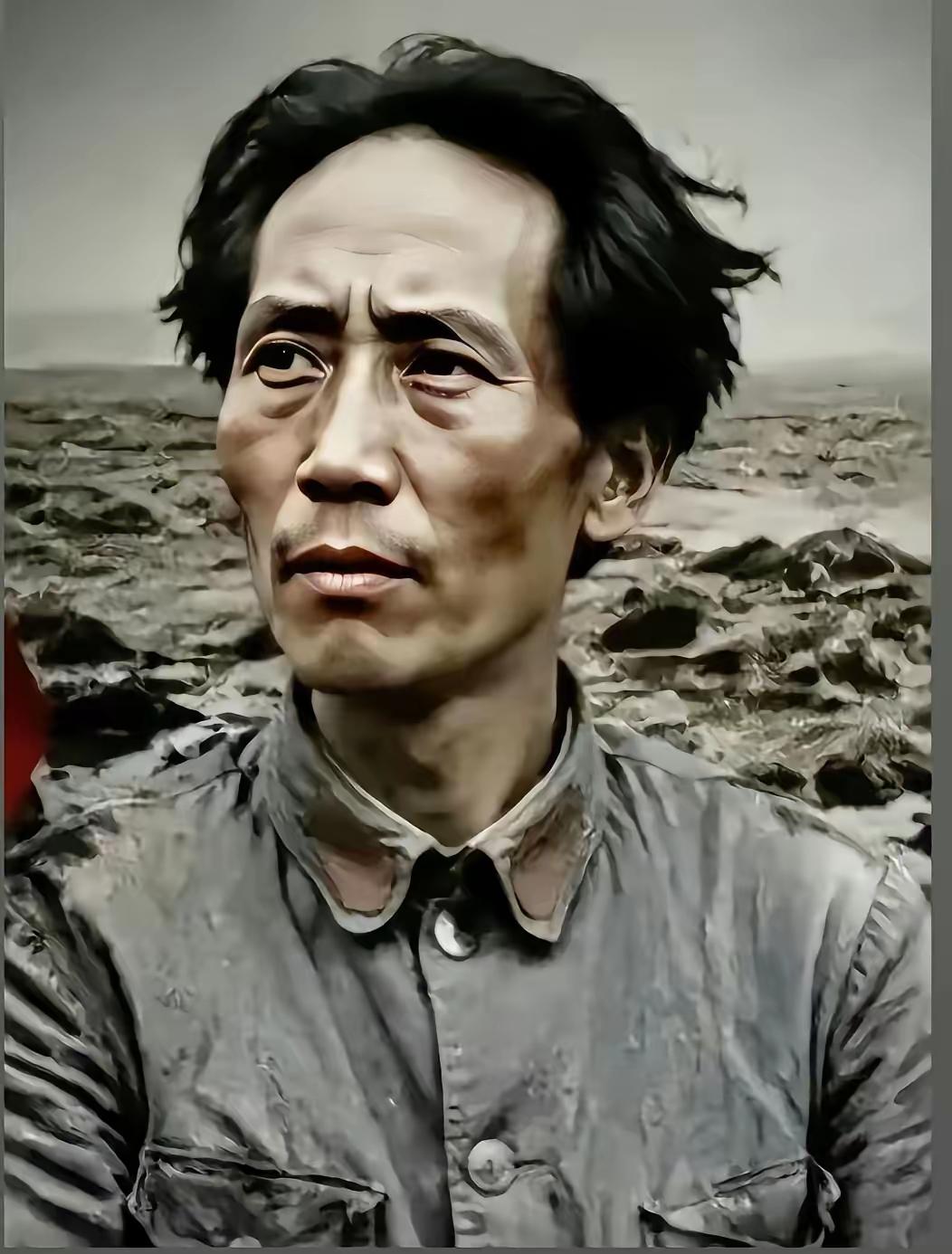 看到这张照片一下子就泪崩了，我是第一次看到这张照片，那年他走完了九死一生的长征，