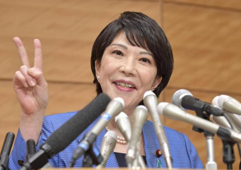 果不其然
日本突然宣布反水！
10月31日，高市早苗上任没多久，就做了一件让美国