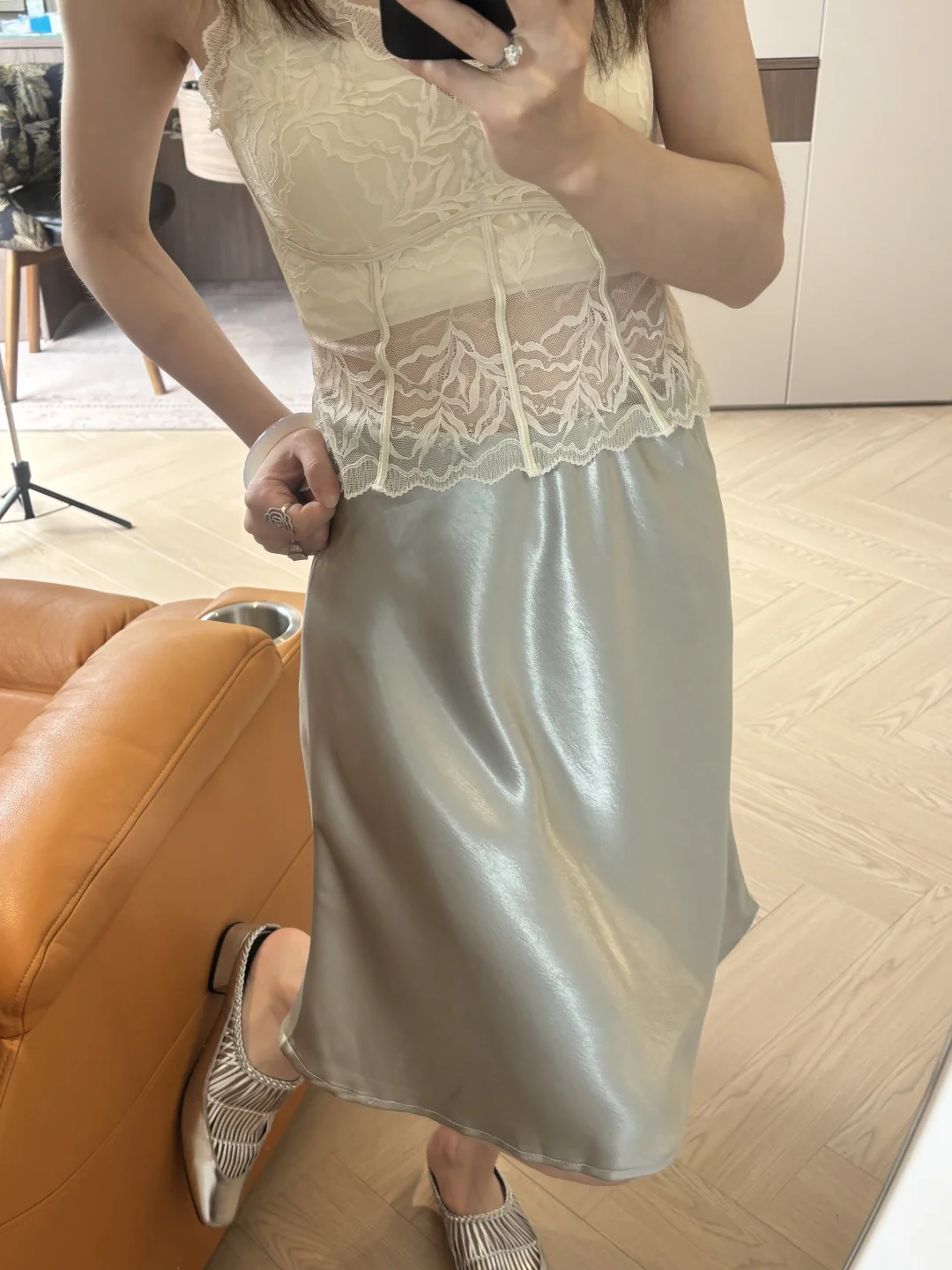一衣多穿｜醋酸短裙的温婉·东方美人独有🩵🤍