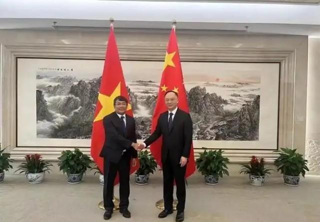 一旦爆发大战，越南还能战胜超级大国吗？张召忠四字点醒国人。如果说中国跟越南再真刀