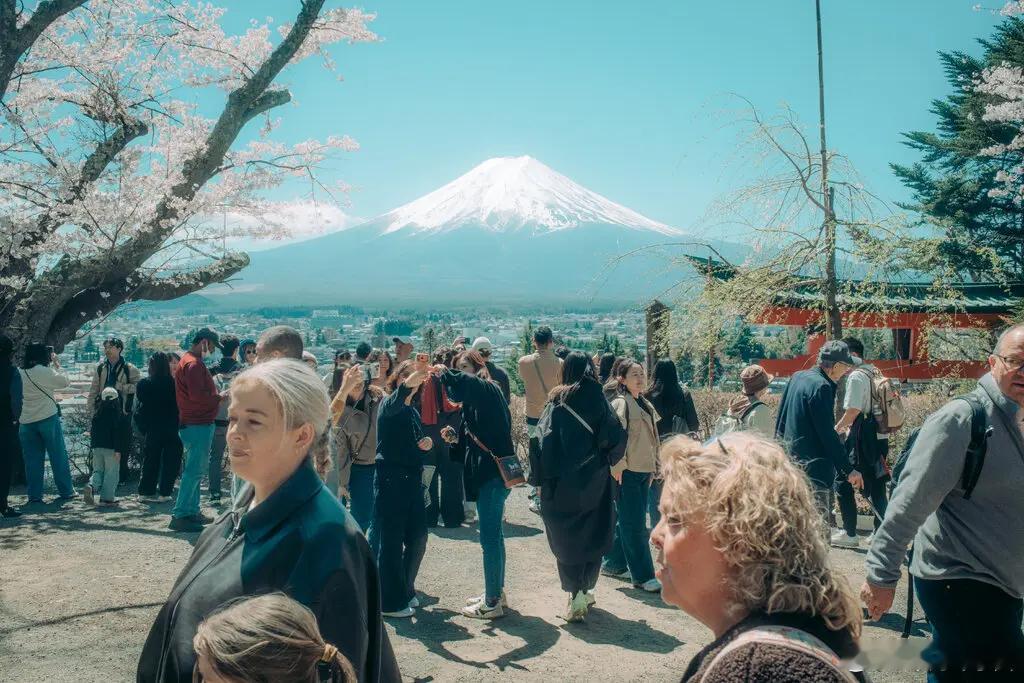 【日本将部分旅游签证费用提高400%以上】（纽约时报）单次旅行费用从约 18 美