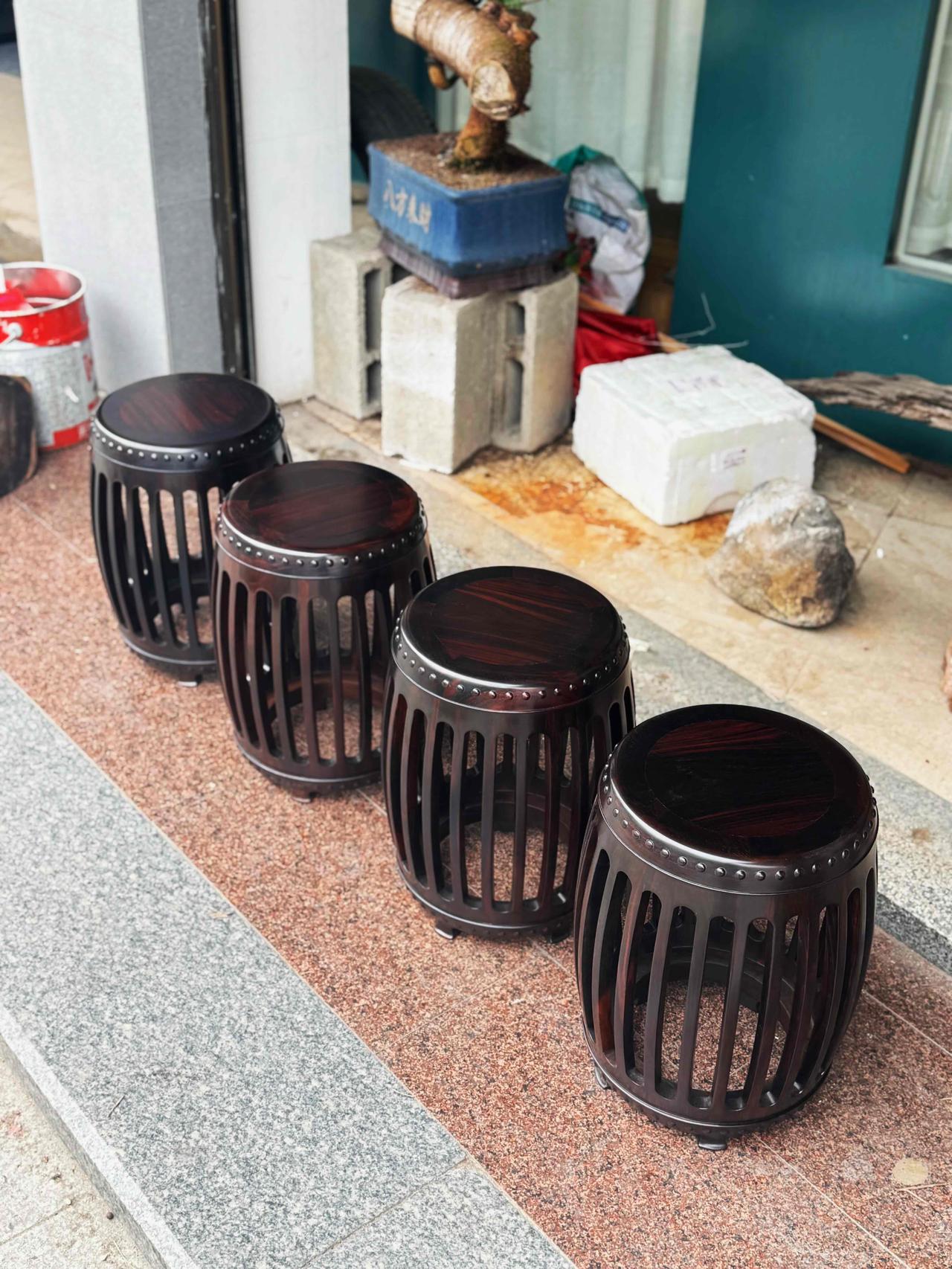价格仅次于印度小叶紫檀的一种木材，市场上都在亏本卖，精品货却越来越少了。

在如