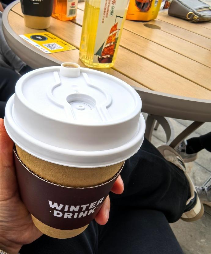 我对一个人的最高评价，真的就是：跟你待在一起特别舒服！不用刻意找话题，也不用端着