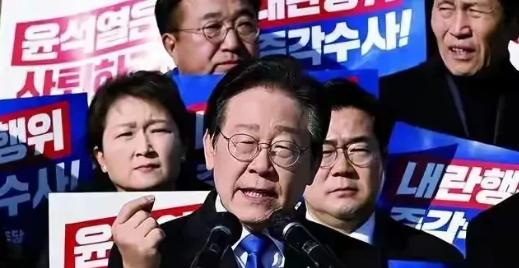 有外国记者问韩国总统李在明，中国若武统台湾你帮不帮？李在明笑着说，那是别人的家务