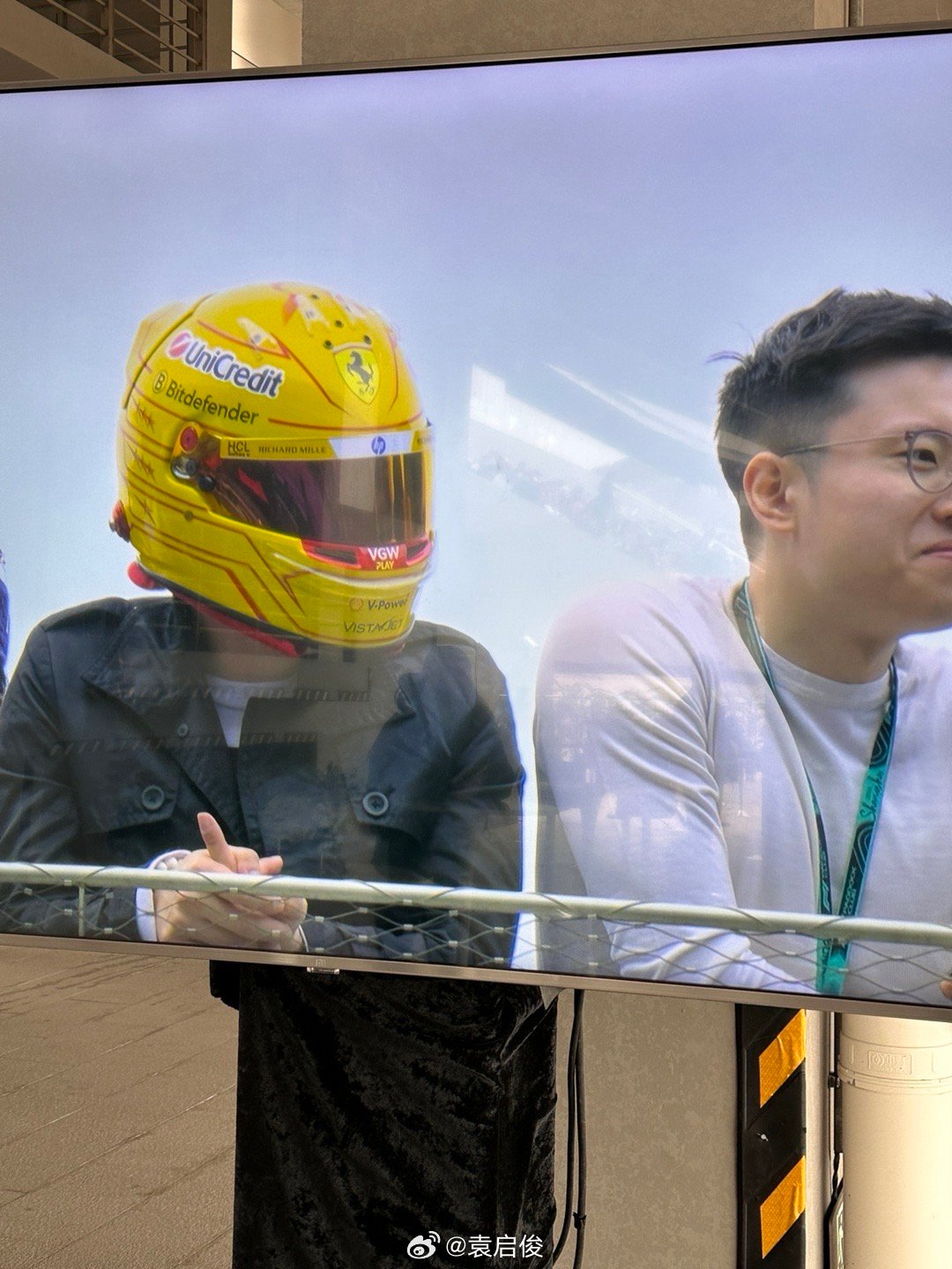 这兄弟观赛视觉很沉浸啊