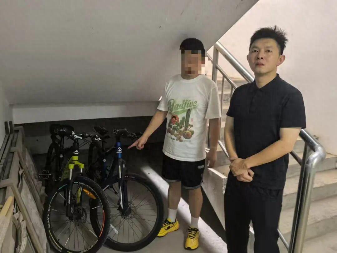到底能教会什么？湖南株洲，一名男子的女儿想在暑假学骑自行车，为了满足这个小愿望，