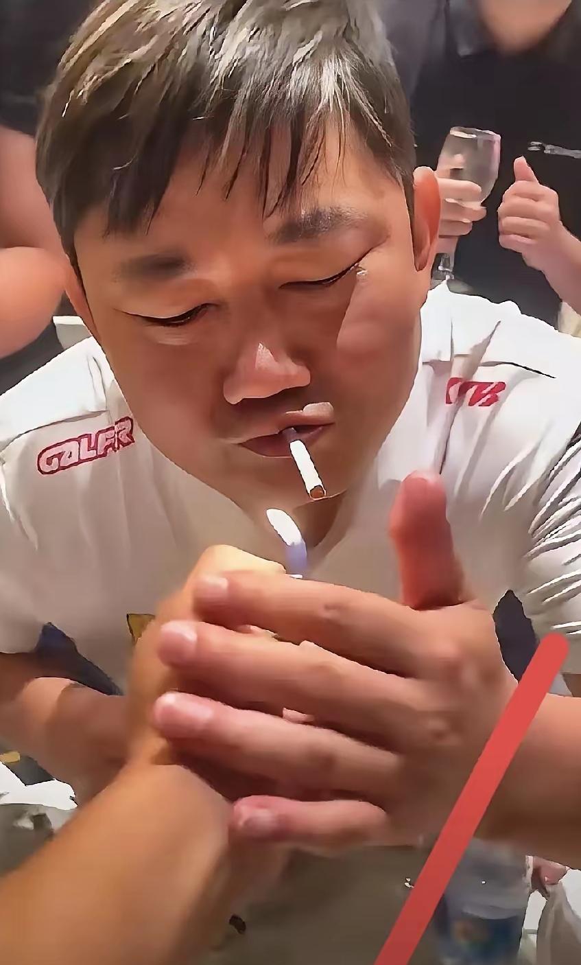 有个在张雪机车上班的朋友，离职了才敢说的实话，他说张雪真的不是表面看到的这样。网