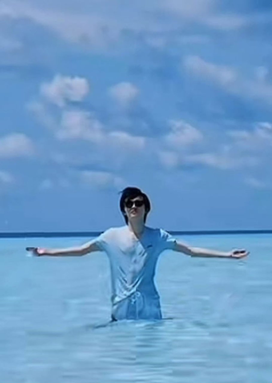 宋亚轩腹肌好明显宋亚轩湿身身材 宋亚轩腹肌好明显啊啊啊啊 